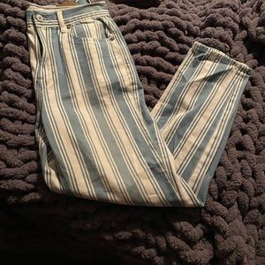 american eagle mom jeans
